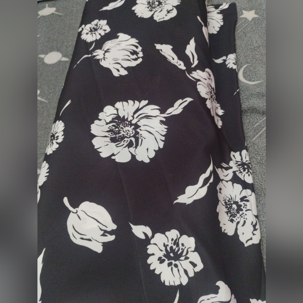 New 3 yards of black with white flower fabric material for sewing crafts